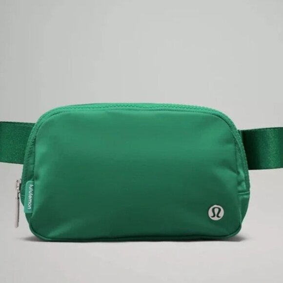 NEW Lululemon Everywhere Belt Bag 1L - Picture 1 of 4